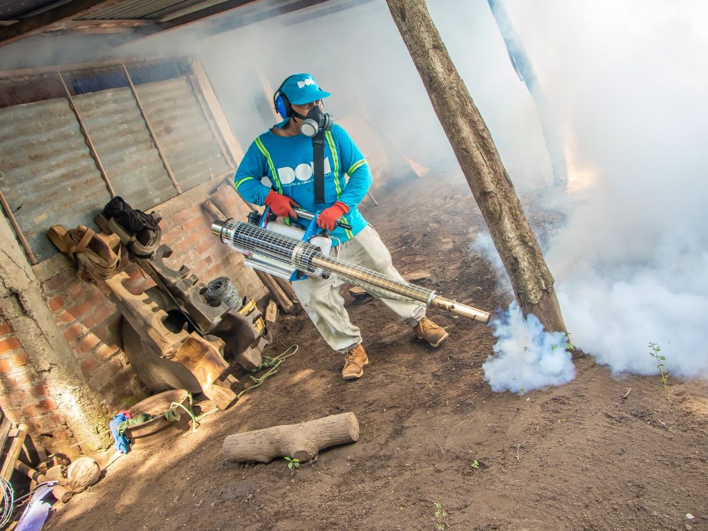 cuadrillas-de-la-dom-realizan-jornadas-de-fumigacion-en-islas-de-usulutan